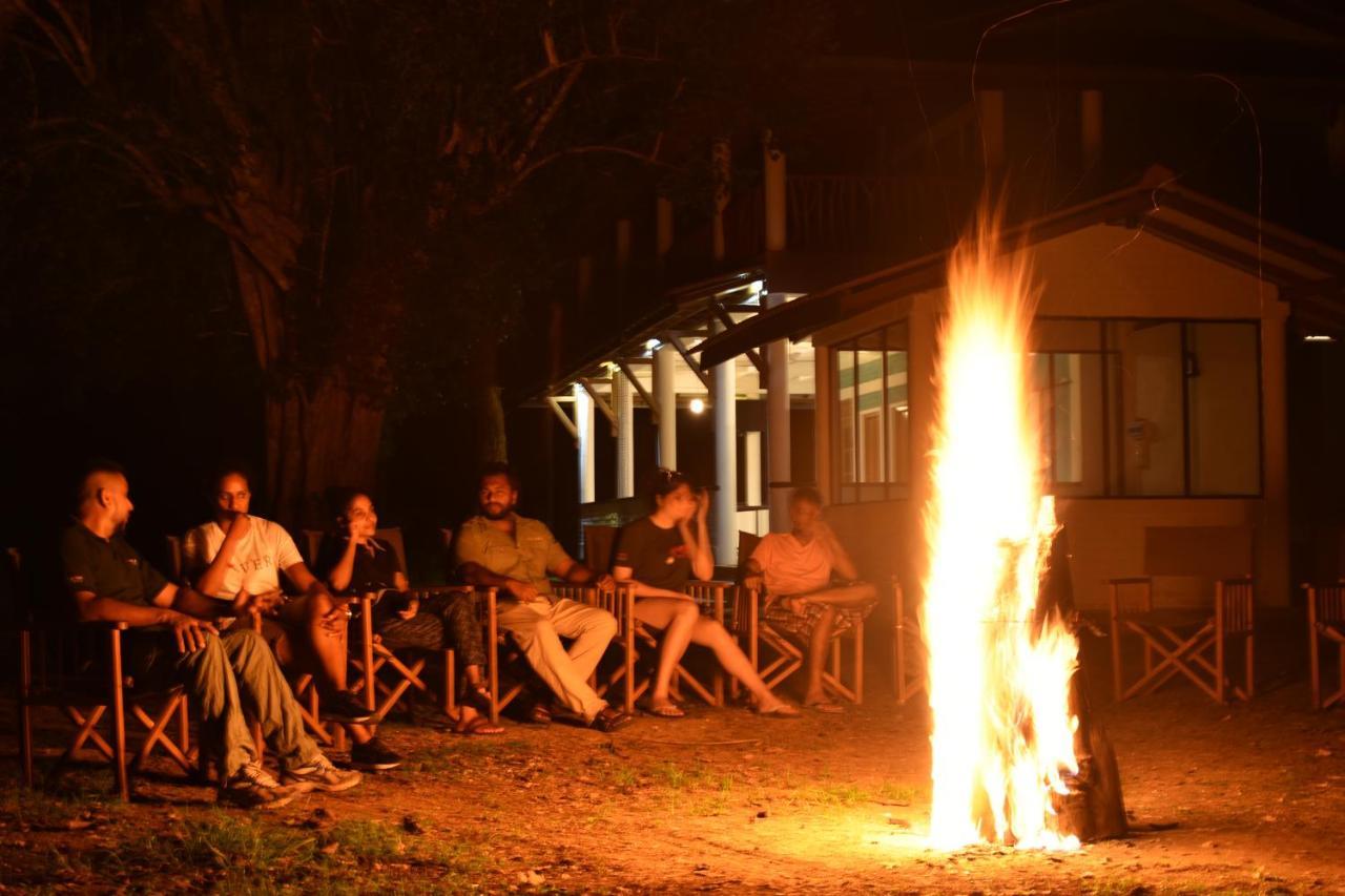 Funky Leopard Safari Lodge Bordering Yala National Park Kataragama Exterior foto