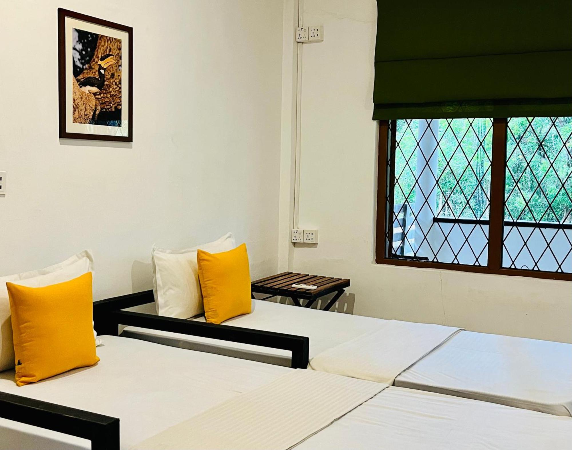 Funky Leopard Safari Lodge Bordering Yala National Park Kataragama Exterior foto