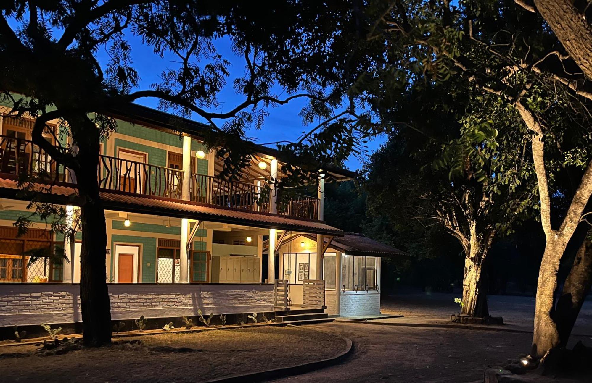 Funky Leopard Safari Lodge Bordering Yala National Park Kataragama Exterior foto