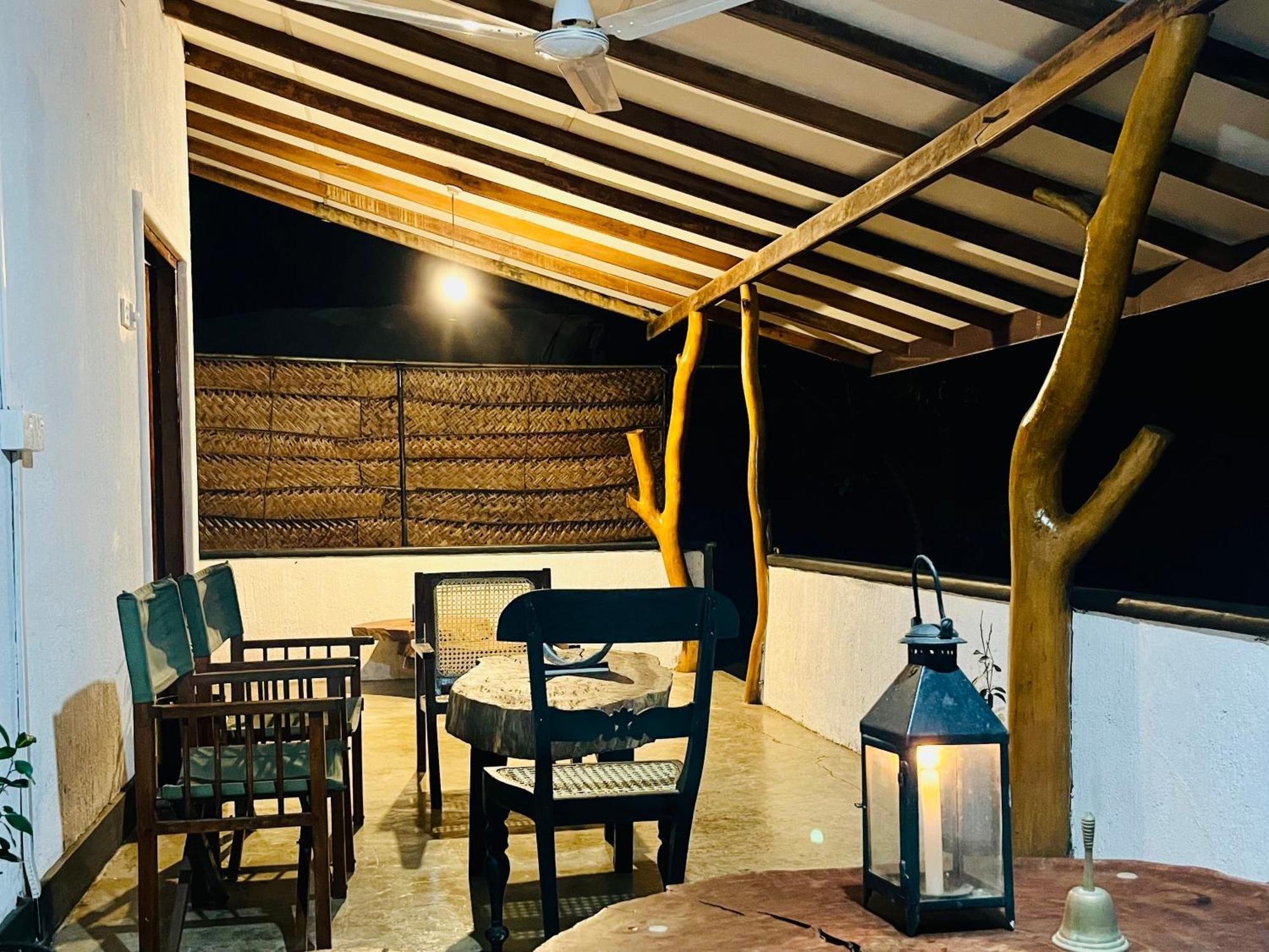 Funky Leopard Safari Lodge Bordering Yala National Park Kataragama Exterior foto